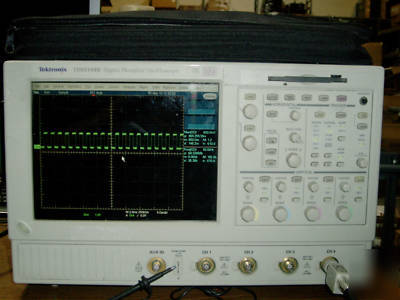 Tektronix TDS5104B digital phosphor oscilloscope