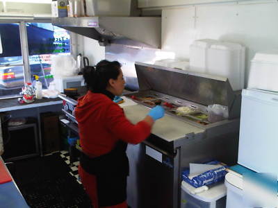**excellent food concession trailer '08 ready to work**