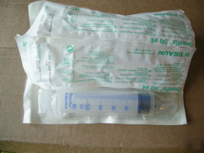 Disposable syringes 60ML (30) & nitrile gloves