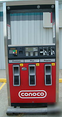 Wayne fuel dispensers w/card readers - 1/V390D4