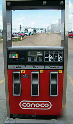 Wayne fuel dispensers w/card readers - 1/V390D4