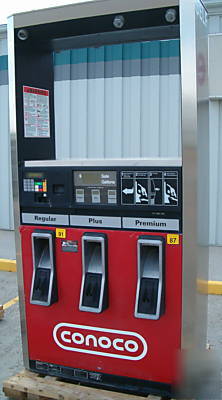 Wayne fuel dispensers w/card readers - 1/V390D4