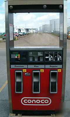 Wayne fuel dispensers w/card readers - 1/V390D4